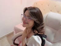 bella y bella me encanta dominar y que sean mis esclavas salúdame como señorita y sabré que quieres ser mía