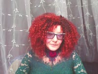 playful woman who loves expressing herself through makeup, dancing, singing and all those little things that make life more colorful. I