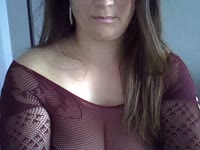 Een vrijgezelle spannende milf die van avontuurtjes en fantasietjes houdt. Om te delen of om de jouwe te horen.