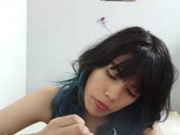 I am an otaku girl, I like anime, introverted, I want to make friends