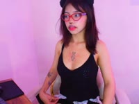 I am a girl with Asian features, shy but very flirtatious ... I love to dance and play with my hands to seduce you. Come see me and discover my charm. ✨