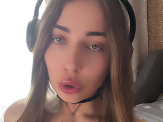 naked girl with webcam fingering KorniBlook