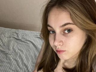 hot chat room JolynManthe
