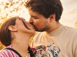 naked webcamcouple SkyAndAxel