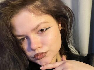 webcamgirl latex webcam show RavenGraves
