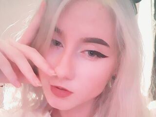 nude webcamgirl pic AikoTakana