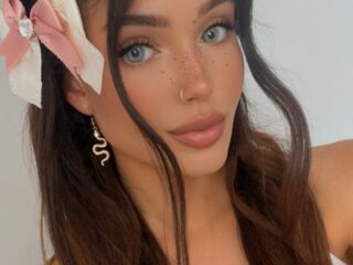 naughty web cam BellaSophiaSky