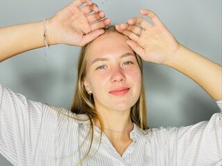 cam girl spreading pussy BertaTurro