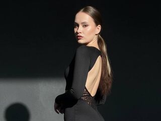 webcam pic EmilyGiffin