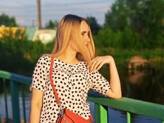 webcamgirl chat KiraBoosty