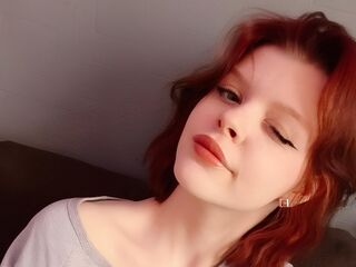 nude webcamgirl pic KiraCurt