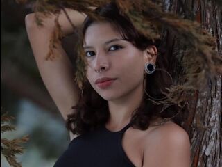 camgirl masturbating with sextoy MelanyVelvet