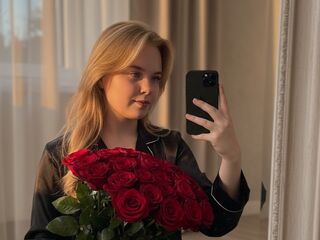 cam girl spreading pussy MelissaMyla