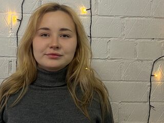 beautiful webcamgirl PollySausedo