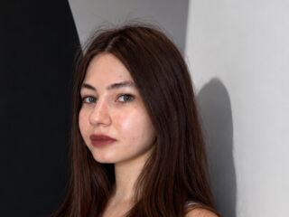 chat with cam RoselynSvatek