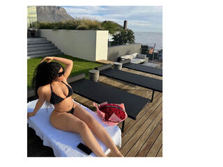 naked webcam girl SarraJames