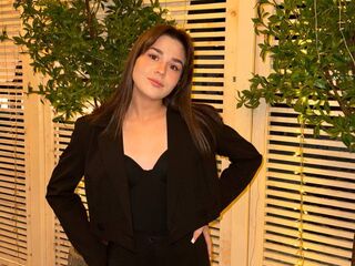 naked camgirl masturbating with dildo ShirleenDubie