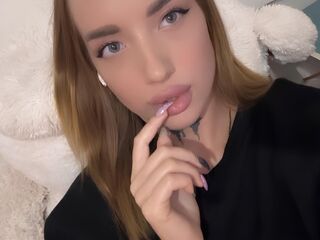 fingering webcamgirl VillaretMarquise