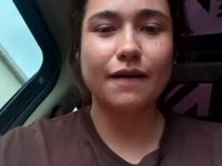 Me encantan las personas consideradas, las palabras amables y las miradas que lo dicen todo. Aprecio la conexión genuina, la dulzura con un toque de picardía y a quienes disfrutan cada momento.