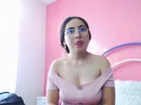 Soy una chica dulce, tímida y con un lado travieso que solo los más atentos llegan a descubrir