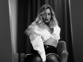 cam girl playing with sextoy AugustineMoore