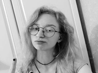 girl topless BrittenyTannen