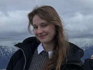 fingering girl cam picture DelorasWiant