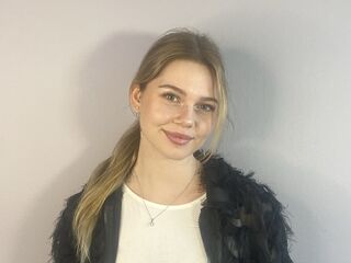 masturbating webcamgirl LiaMotzer