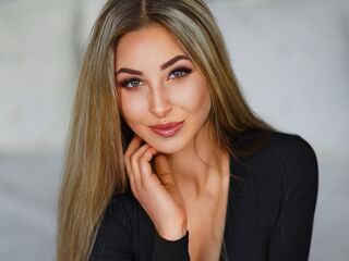 nude camgirl pic LisaVale