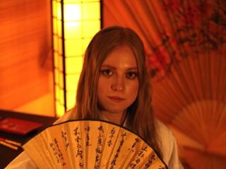 camgirl MandiKressierer