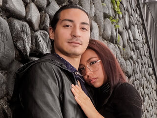 bedroom livecam AdamAndSara