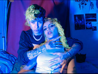 chat room live sex DanAndLila