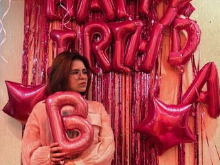 topless cam girl AdinaBoas