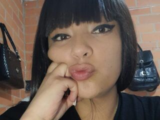 chatrubate cam girl picture AhryGray