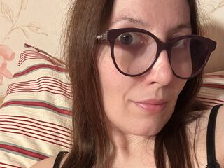 naked cam girl masturbating with sextoy AlanyssLyon