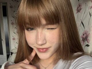 naked camgirl fingering pussy AlberthaBack