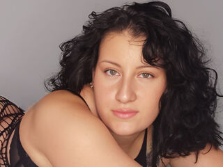 naughty cam girl masturbating with dildo AlessandraDiRoss