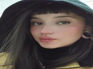 closeup web cam AliceMorely