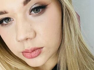 cam girl fingering AminaDigges