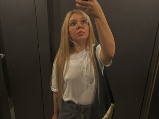 naughty camgirl masturbating with vibrator AnnaSebastian