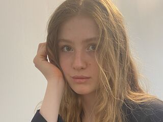 naked girl with webcam AuraTyce