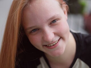 girl cam BloomWin
