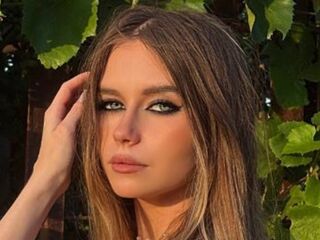 nude webcamgirl photo BrunaKiebler