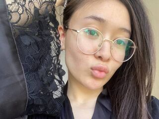 masturbating camgirl CammieCoroniti