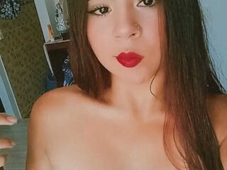 topless webcamgirl CarlaCloe