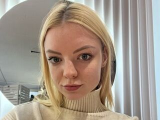 naked cam chat CarlenePattie