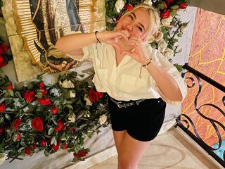 cam girl masturbating with dildo CarolinaEsteban