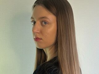 hot cam girl masturbating with dildo ChanellGawrys