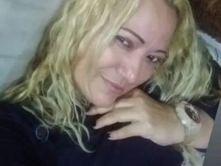 hot camslut ClauWhite