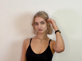 adult webcam chatroom CleoHarringtons